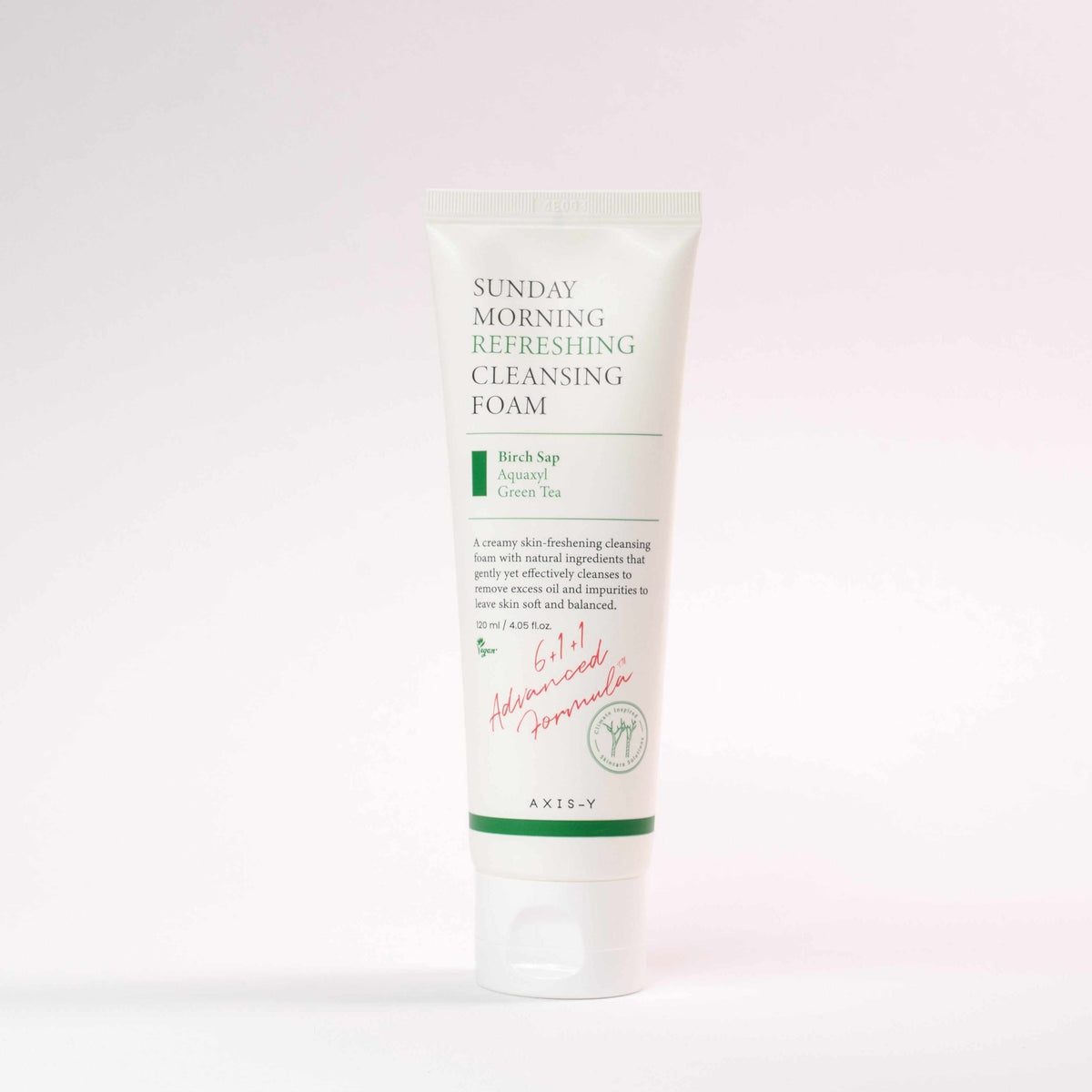 Schiuma detergente Centella AAXIS-Y Sunday Morning Refreshing Cleansing Foamsiatica, tubetto bianco con dettagli verdi e scritte delicate