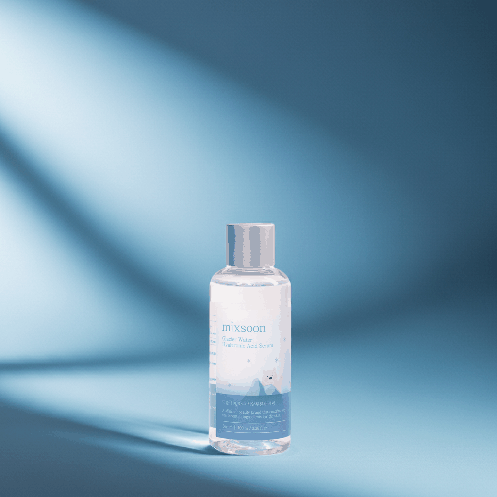 Siero viso Glacier water hyaluronic acid serum MIXSOON in flacone trasparente con etichetta azzurra e tappo argentato.